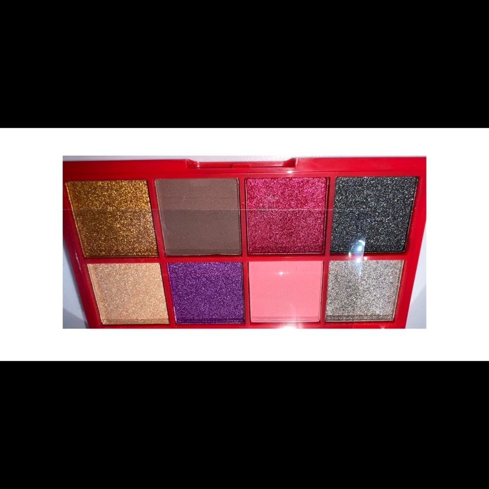 $8 - Dr Seuss eyeshadow palette new in box. $8 IF BUNDLED - Picture 2 of 16